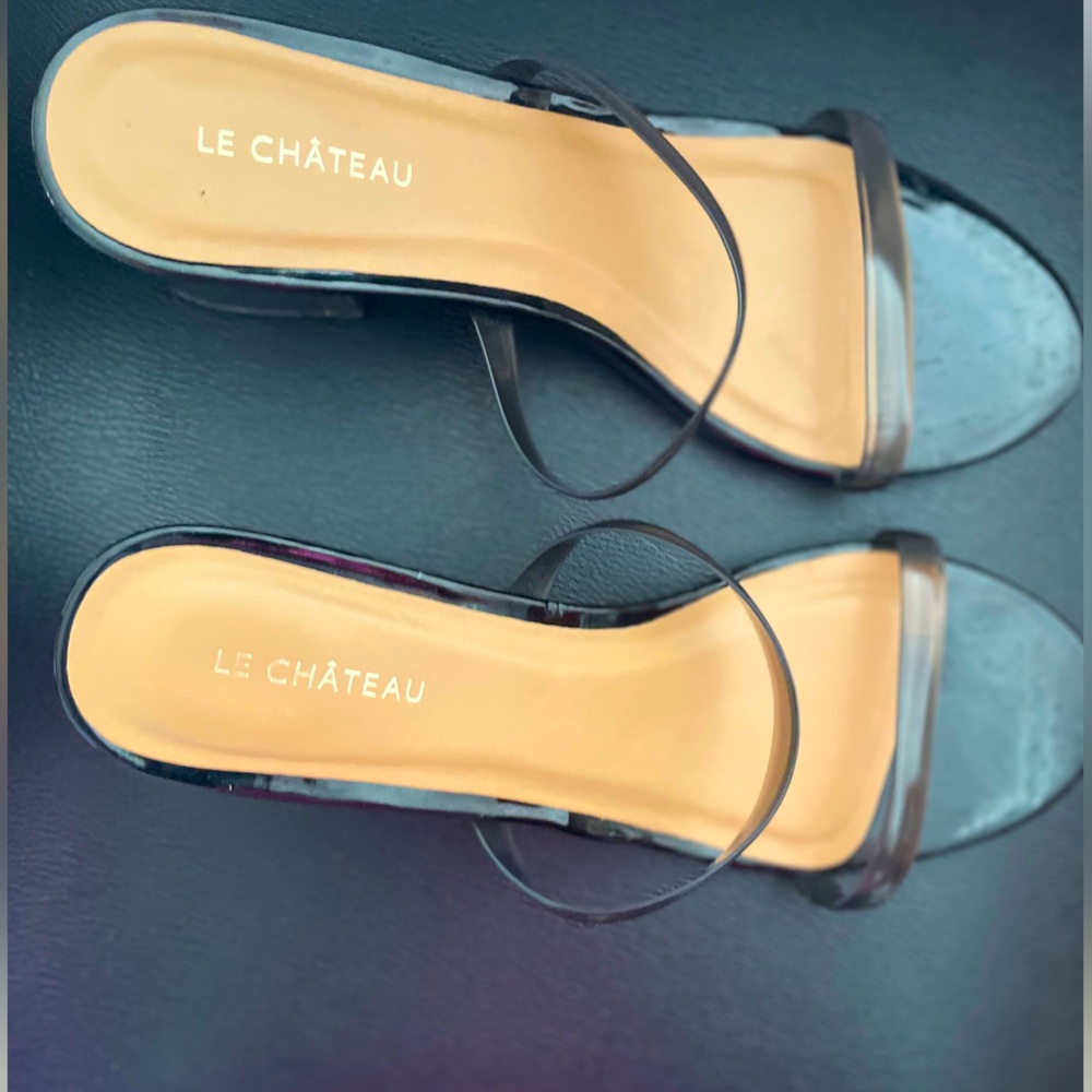 Le Chateau Size 9 Clear / Black slip on Sandals.  Unique clear heels 2-1/2 “.